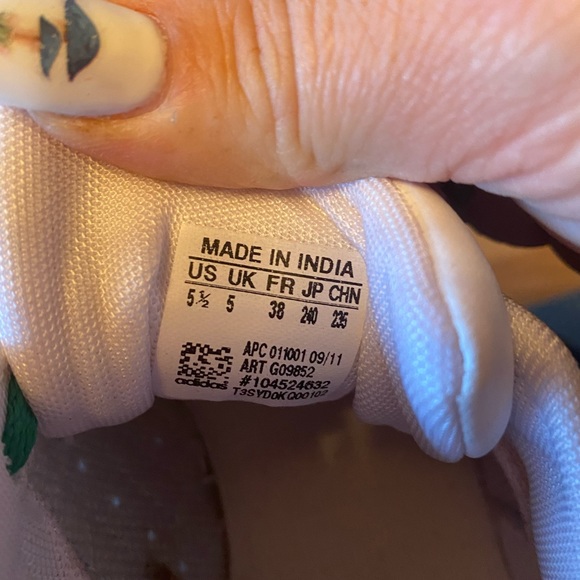 adidas shel toes white and green men’s 5.5 women’s 7.5 barely used! Very clean! - Picture 3 of 3